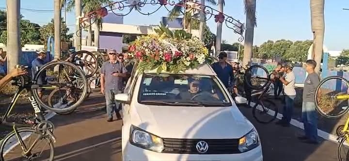 COMOÇÃO TOMA CONTA NO ADEUS À CICLISTA  DE TRÊS LAGOAS ATROPELADO EM RODOVIA DE CASTILHO