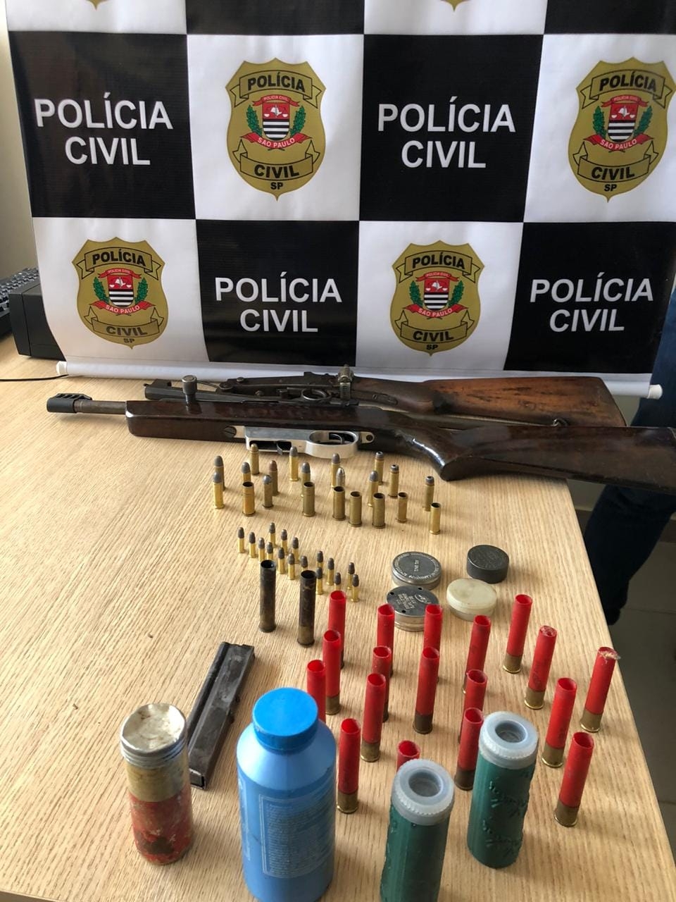 Polícia Civil de Sud Mennucci realizou operação e apreendeu armas de fogo e munições