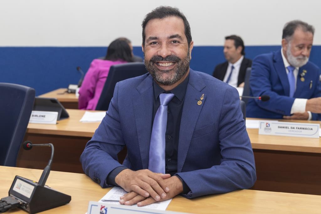 Em Três Lagoas vereador Marcus Bazé requisita instalação de bancos no entorno da Lagoa Maior
