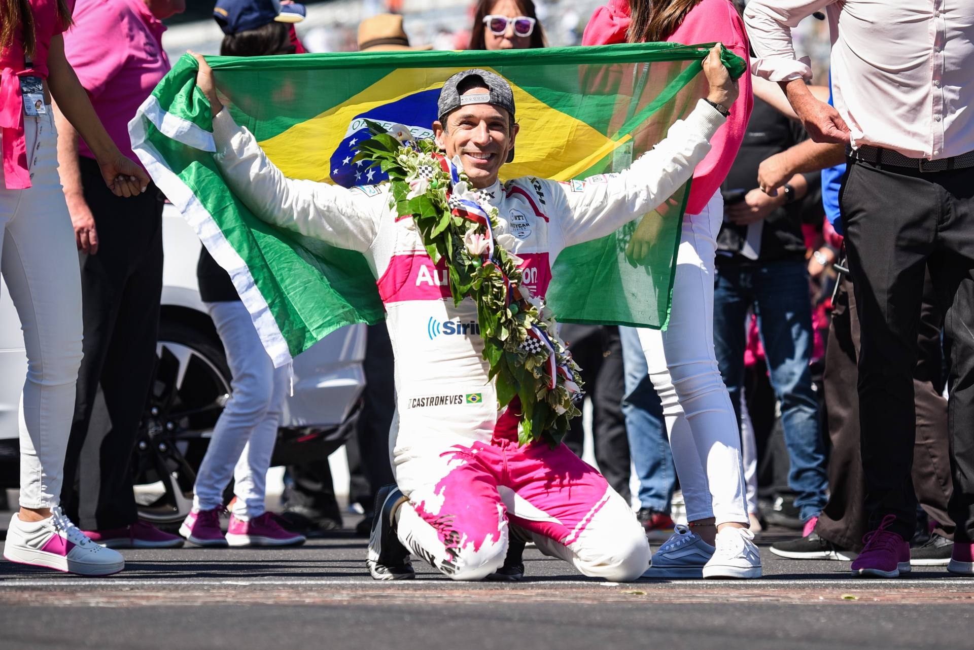 FÓRMULA INDY: Recorde de Castroneves na Indy 500 coroa ousadia de quem nunca deixou de acreditar