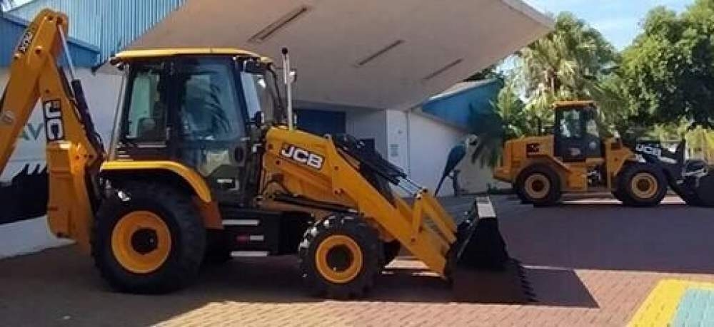 Prefeitura de Ilha Solteira investe mais de R$ 500 mil na compra de pá carregadeira e retroescavadeira