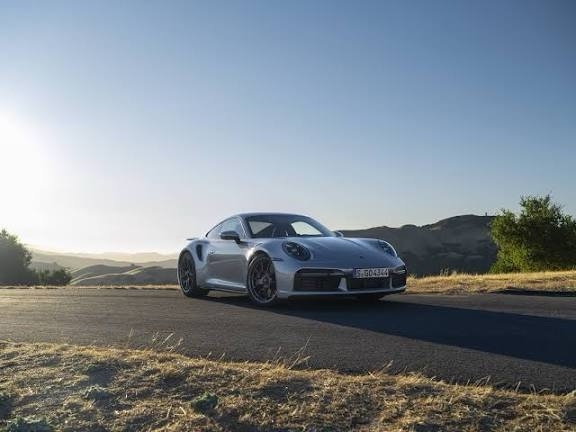 Polícia Militar de Araçatuba prende motorista com Porshe sem placas na Vila Toscana