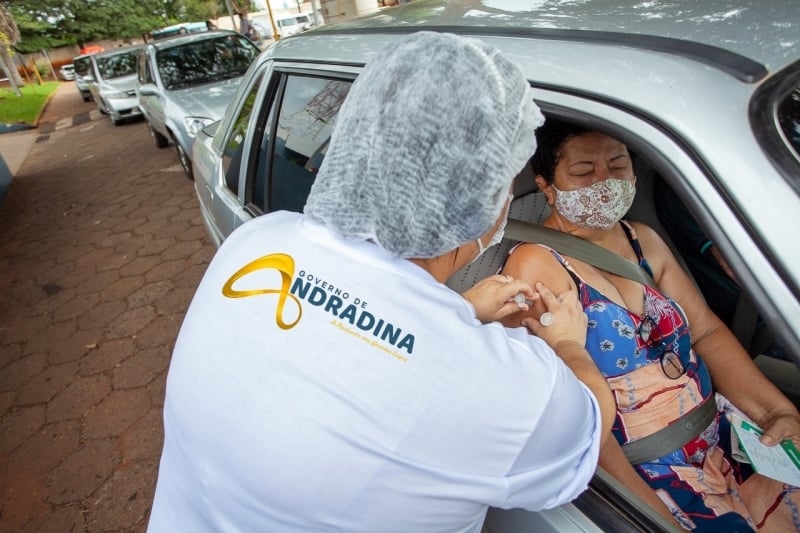 ANDRADINA E ILHA SOLTEIRA LIDERAM VACINAÇÃO NA REGIÃO