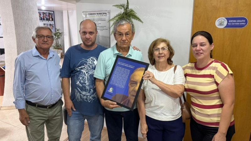 Câmara de Andradina presta homenagens e inaugura Galeria Rosa do Poder Legislativo