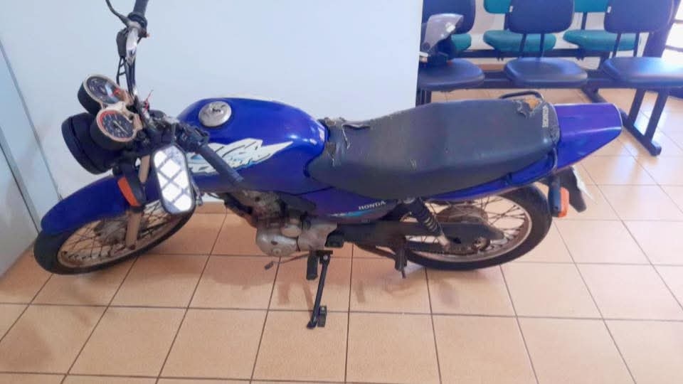 Policiais militares do 2º BPM de Três Lagoas recuperaram uma motocicleta furtada no Jardim Alvorada