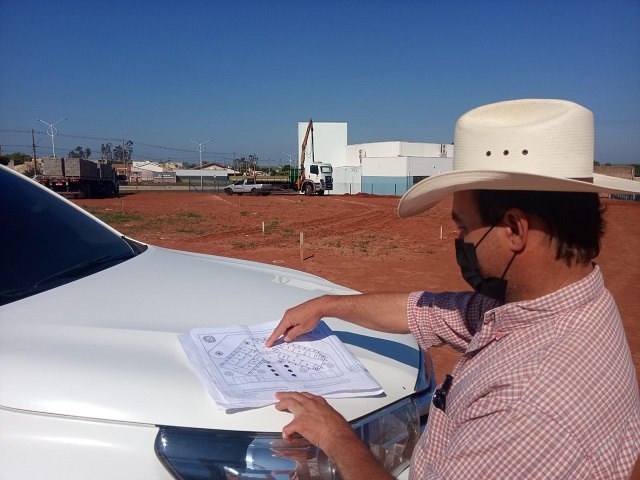 Prefeito Fernando Santana inicia obras da nova Prefeitura de Nova Independência