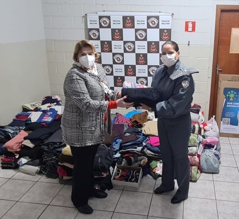 Polícia Militar doa mais de mil peças de agasalhos e cobertores ao Fundo Social de Solidariedade de Araçatuba