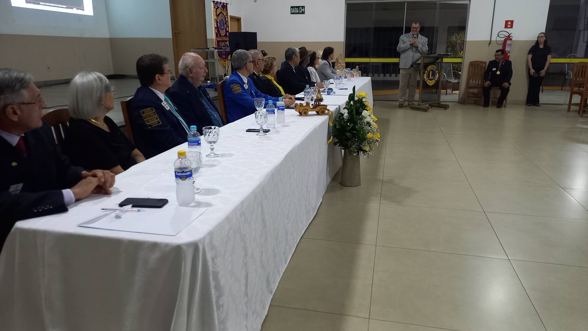 Leões Treslagoenses prestigiam visita do Governador do Distrito LC 8 no Lions Clube de Paranaíba 