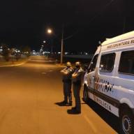 POLICIAIS MILITARES DE SERVIÇO NA ATIVIDADE DELEGADA APOIAM FISCAIS DA PREFEITURA DE ANDRADINA NO CUMPRIMENTO DO DECRETO EM TEMPOS DE PANDEMIA