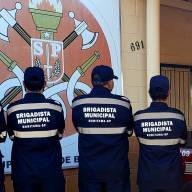 Governo do Município de Buritama entrega novos uniformes aos brigadistas