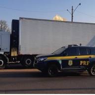 Em Água Clara, PRF apreende mais de 1 tonelada de maconha escondida em teto falso de caminhão