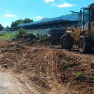 Prefeitura de Penápolis remove entulhos da avenida Adolpho Hecht