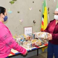 Prefeitura de Birigui distribui 501 Kits Merenda Escolar para alunos dos berçários das creches