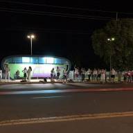 Sem nenhum comunicado, empresa de ônibus abandona estudantes castilhenses em Andradina