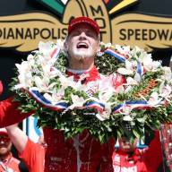 Sueco Marcus Ericsson surpreende e vence as 500 Milhas de Indianápolis