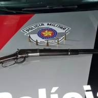 Carabina e munições de calibre 44 são apreendidas após denúncia à Polícia Militar em Tupi Paulista