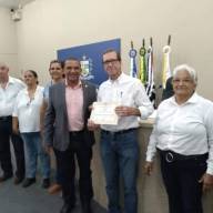Poder Legislativo de Andradina homenageia orquestra de Viola Caipira Nêgo Viana com moção de aplausos