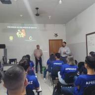 POLÍCIA CIVIL MINISTRA PALESTRA PARA JOVENS APRENDIZES DO PROGRAMA DE QUALIFICAÇÃO E APRENDIZAGEM EM JUNQUEIRÓPOLIS