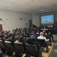 POLÍCIA CIVIL MINISTRA PALESTRA SOBRE CRIMES CIBERNÉTICOS E ECONOMIA REGIONAL EM COLÉGIO DE PRESIDENTE VENCESLAU