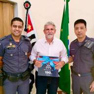COMANDANTE DO 28º BPM/I FAZ VISITA AO PREFEITO DE GUARAÇAÍ
