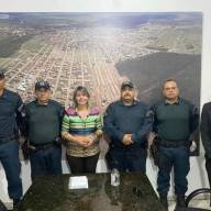 Prefeita de Água Clara Gerolina recebe policiais militares em seu gabinete e os parabeniza por ato heróico