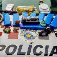 EM APOIO AO 16º BPM/I, POLICIAIS MILITARES DE PEREIRA BARRETO APREENDEM DROGAS E ARMA