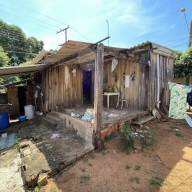 Sensibilizados com família que vive em casa de madeira há 53 anos, miradopolenses fazem campanha para promover reforma