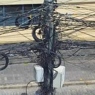 VÍDEO DA POPULAÇÃO: Fios soltos representam riscos em Três Lagoas