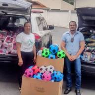 TRADICIONAL CAMPANHA DE NATAL DA POLÍCIA CIVIL DE PACAEMBU-SP FAZ A ENTREGA DE “DUAS VIATURAS” REPLETAS DE BRINQUEDOS PARA PASTORAL DA CRIANÇA DA CIDADE