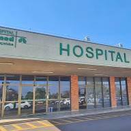 Hospital Unimed Araçatuba recebeu visita do cantor DeLucca e trouxe música, alegria e emoção aos pacientes