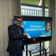 Três Lagoas recebe Selo Ouro do Programa Nacional Criança Alfabetizada