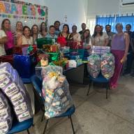 Escola Municipal de Três Lagoas doa gelatinas e fraldas geriátricas ao Hospital Auxiliadora
