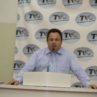 Unimed entrega cadeira de rodas para o Instituto do Câncer de Andradina