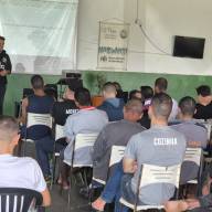POLÍCIA CIVIL REALIZA PALESTRA SOBRE DEPENDÊNCIA E IMPLICAÇÕES JURÍDICAS DA VENDA E USO DE ENTORPECENTES PARA ADICTOS EM PIRAPOZINHO