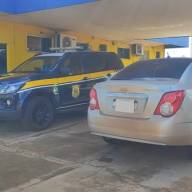 Polícia Rodoviária Federal de Água Clara recupera veículo roubado em Brasília-DF