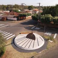 JUSTA HOMENAGEM: Andradina revitaliza enxada gigante que é símbolo da Vila Botega