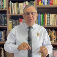 ADVOGADO SUDMENNUCCENSE AUGUSTO VIEIRA, CONSULTOR EM NEGOCIOS INTERNACIONAIS, JÁ PUBLICOU MAIS DE 12 LIVROS SOBRE DIREITO