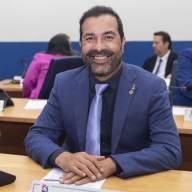 Em Três Lagoas vereador Marcus Bazé requisita instalação de bancos no entorno da Lagoa Maior