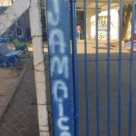 Vândalos fazem pichação em escolinha da Praça João Leite em Andradina