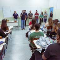 Fundação Educacional de Andradina faz primeira aula do cursinho pré-vestibular gratuito para 100 alunos