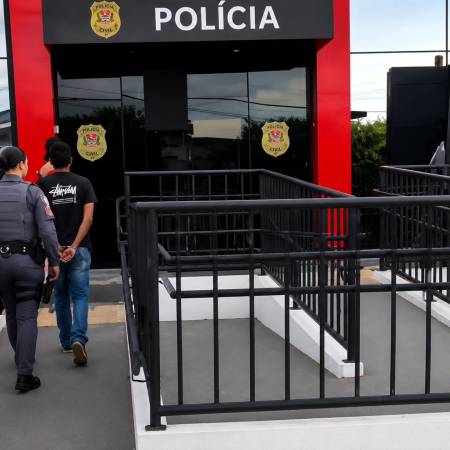Polícia Militar de Andradina captura procurado da justiça por tráfico de drogas  no Jardim Santa Cecília 