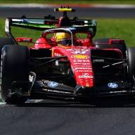 Hamilton pede trabalho em equipe da Ferrari para buscar vitória na F1