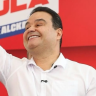 Fábio Trad inicia campanha com adesivaço e caminhada em Campo Grande