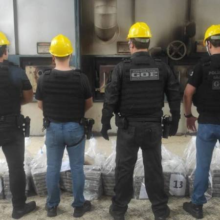 POLÍCIA CIVIL INCINERA MAIS DE MEIA TONELADA DE COCAÍNA APREENDIDA EM TUPI PAULISTA