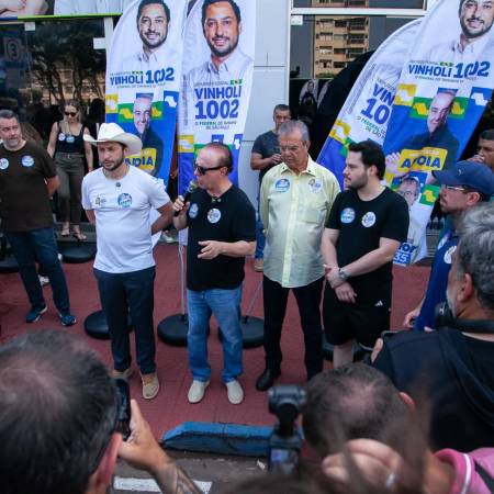 EM ANDRADINA GRATIDÃO E INVESTIMENTOS MARCAM APOIO DE MÁRIO CELSO LOPES A VINHOLI E DILADOR