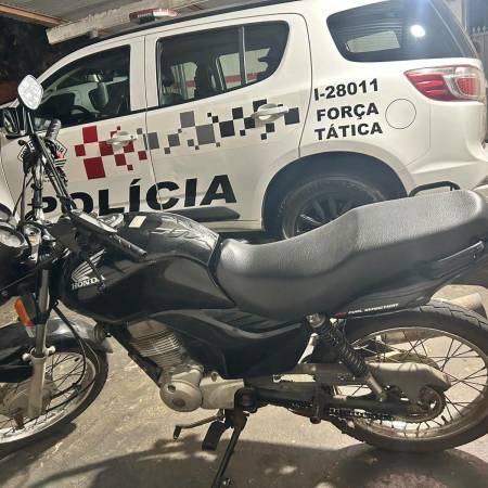 FORÇA TÁTICA PRENDE INDIVÍDUO POR FURTO DE MOTOCICLETA E TRÁFICO DE COCAÍNA EM MIRANDÓPOLIS