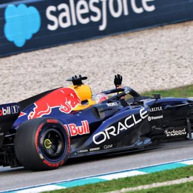 Verstappen vence pela primeira vez em 2026 na Malásia