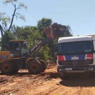 Prefeitura de Três Lagoas realiza limpeza de lixeiras próximas às rodovias e alerta sobre descarte irregular