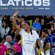 Ronaldinho Gaúcho anuncia volta aos gramados pelo italiano Ravenna