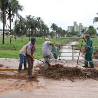 Como faz falta um caminhão munck no almoxarifado do Governo de Andradina